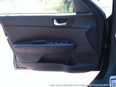 2018 Kia Optima LX   - Photo 9 - Smithfield, NC 27577