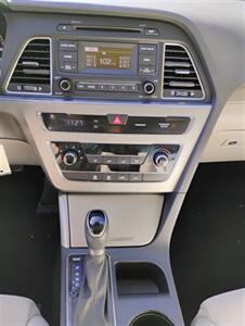 2017 Hyundai SONATA GLS   - Photo 12 - Smithfield, NC 27577