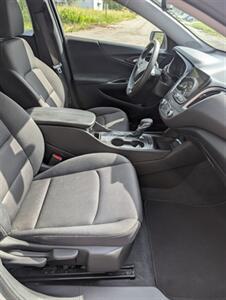 2022 Chevrolet Malibu LT   - Photo 17 - Smithfield, NC 27577