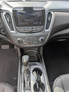 2022 Chevrolet Malibu LT   - Photo 12 - Smithfield, NC 27577