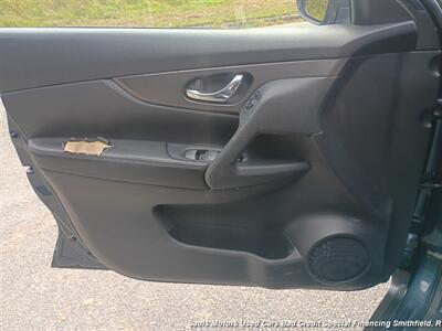 2014 Nissan Rogue S   - Photo 9 - Smithfield, NC 27577