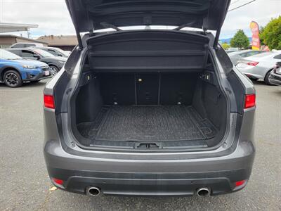 2017 Jaguar F-PACE 35t R-Sport   - Photo 8 - Fortuna, CA 95540