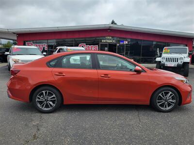 2022 Kia Forte LXS - Photo 10 - Fortuna, CA 95540