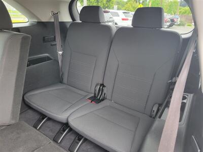 2017 Kia Sorento LX V6 - Photo 9 - Fortuna, CA 95540