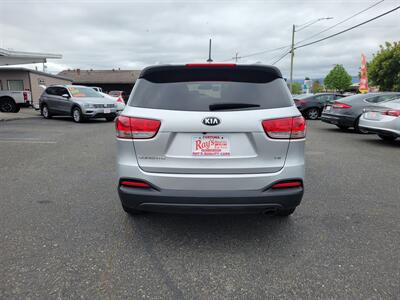 2017 Kia Sorento LX V6 - Photo 13 - Fortuna, CA 95540