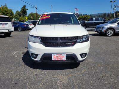 2019 Dodge Journey SE   - Photo 2 - Fortuna, CA 95540