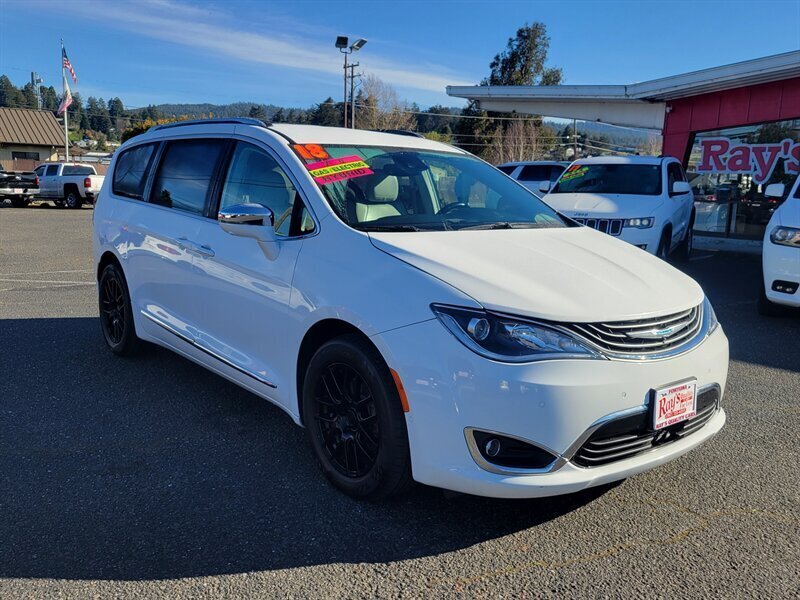 2018 Chrysler Pacifica Hybrid Limited