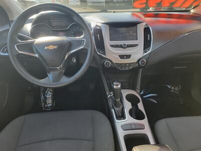 2018 Chevrolet Cruze LS Auto   - Photo 6 - Fortuna, CA 95540