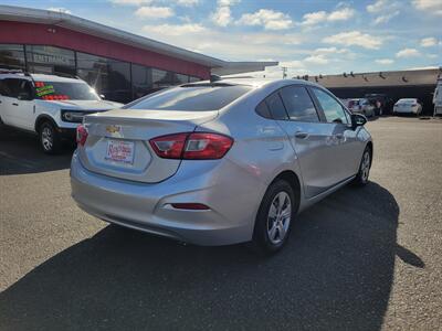 2018 Chevrolet Cruze LS Auto   - Photo 13 - Fortuna, CA 95540