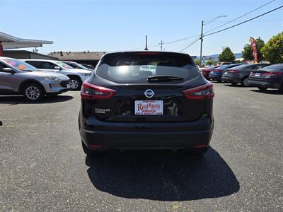 2020 Nissan Rogue Sport S   - Photo 11 - Fortuna, CA 95540