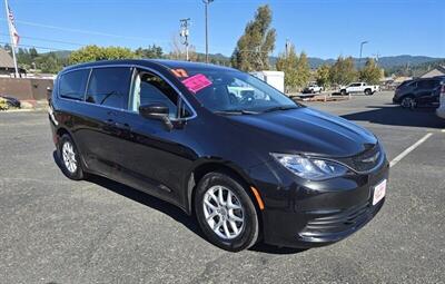 2017 Chrysler Pacifica LX   - Photo 1 - Fortuna, CA 95540