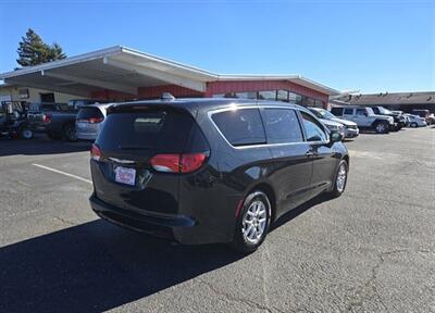 2017 Chrysler Pacifica LX   - Photo 13 - Fortuna, CA 95540