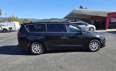 2017 Chrysler Pacifica LX   - Photo 12 - Fortuna, CA 95540