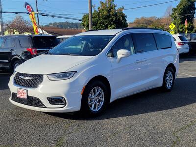 2022 Chrysler Pacifica Touring L   - Photo 3 - Fortuna, CA 95540