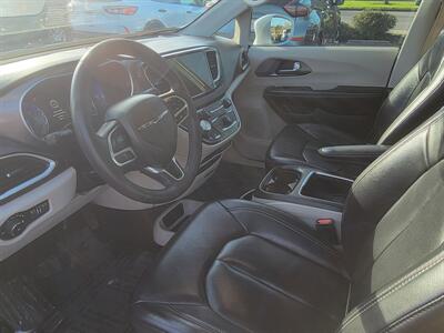 2022 Chrysler Pacifica Touring L   - Photo 7 - Fortuna, CA 95540