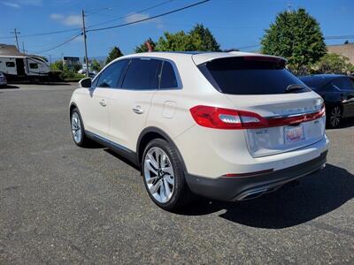 2017 Lincoln MKX Reserve   - Photo 11 - Fortuna, CA 95540
