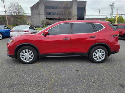 2017 Nissan Rogue S   - Photo 4 - Fortuna, CA 95540