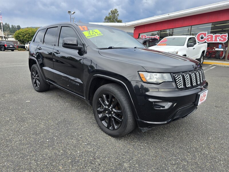 2017 Jeep Grand Cherokee Laredo   - Photo 1 - Fortuna, CA 95540