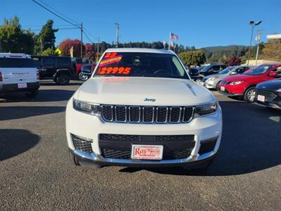 2023 Jeep Grand Cherokee L Limited   - Photo 2 - Fortuna, CA 95540