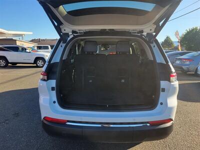 2023 Jeep Grand Cherokee L Limited   - Photo 10 - Fortuna, CA 95540