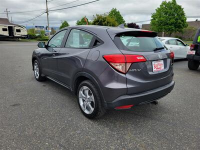 2017 Honda HR-V LX - Photo 11 - Fortuna, CA 95540