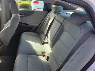 2018 Chevrolet Malibu LT   - Photo 8 - Fortuna, CA 95540