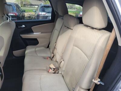 2017 Dodge Journey SE   - Photo 8 - Fortuna, CA 95540