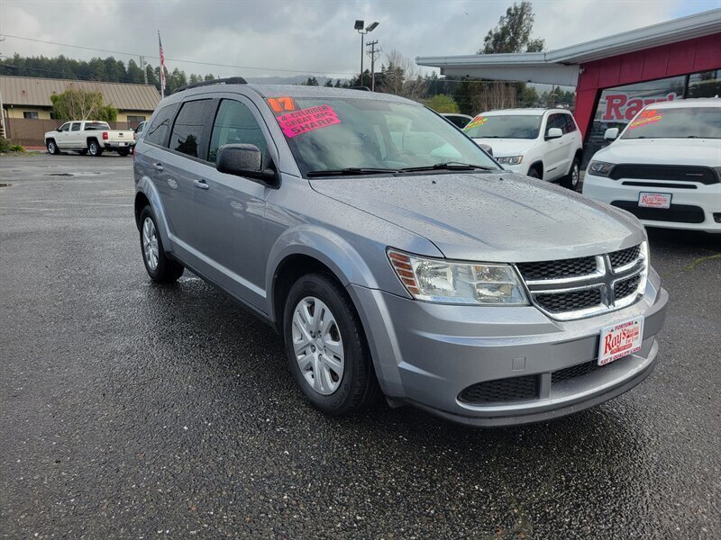 2017 Dodge Journey SE   - Photo 1 - Fortuna, CA 95540
