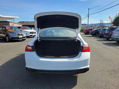 2018 Chevrolet Malibu LT   - Photo 9 - Fortuna, CA 95540