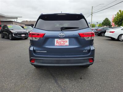 2017 Toyota Highlander XLE - Photo 13 - Fortuna, CA 95540