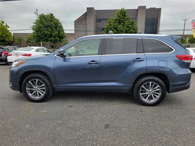 2017 Toyota Highlander XLE - Photo 4 - Fortuna, CA 95540
