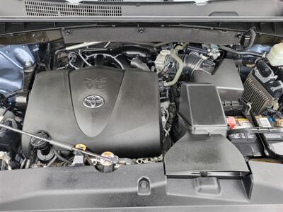 2017 Toyota Highlander XLE - Photo 5 - Fortuna, CA 95540