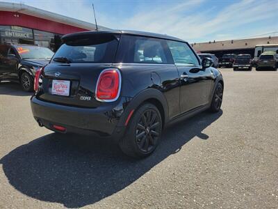 2020 MINI Hardtop 2 Door Oxford Edition   - Photo 13 - Fortuna, CA 95540