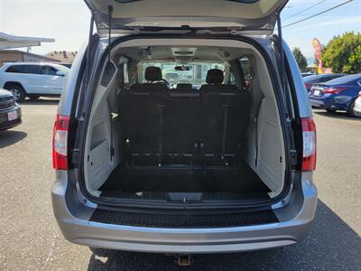 2016 Chrysler Town & Country LX   - Photo 10 - Fortuna, CA 95540