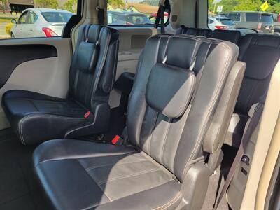 2016 Chrysler Town & Country LX   - Photo 8 - Fortuna, CA 95540