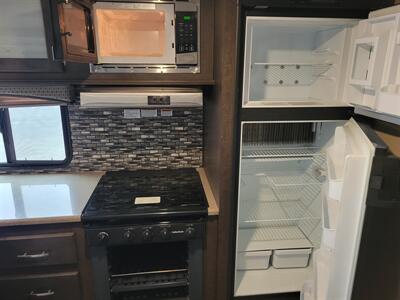 2017 Forest River Sonoma Explorer  290QBS - Photo 7 - Fortuna, CA 95540