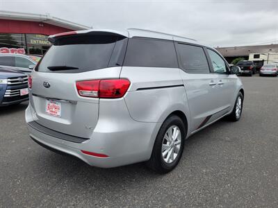 2016 Kia Sedona LX - Photo 14 - Fortuna, CA 95540