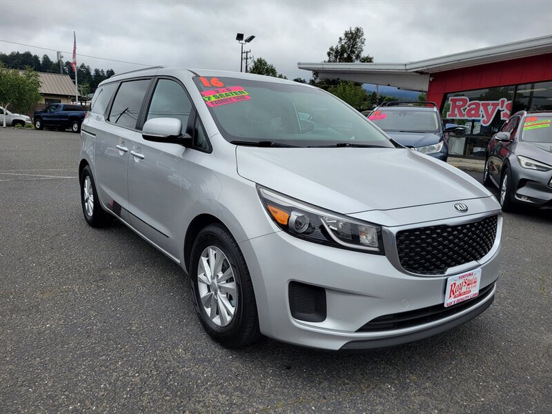 2016 Kia Sedona LX   - Photo 1 - Fortuna, CA 95540