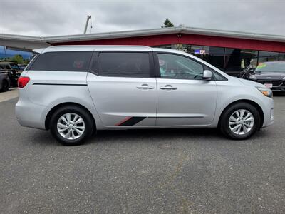 2016 Kia Sedona LX - Photo 11 - Fortuna, CA 95540