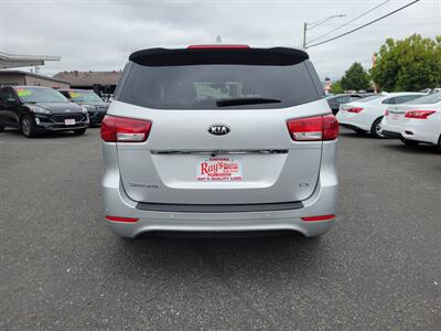 2016 Kia Sedona LX - Photo 13 - Fortuna, CA 95540
