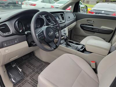 2016 Kia Sedona LX - Photo 7 - Fortuna, CA 95540