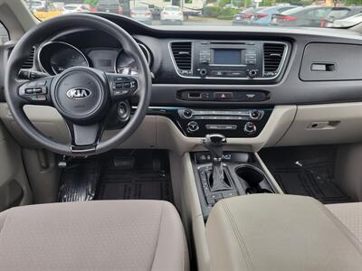 2016 Kia Sedona LX - Photo 6 - Fortuna, CA 95540