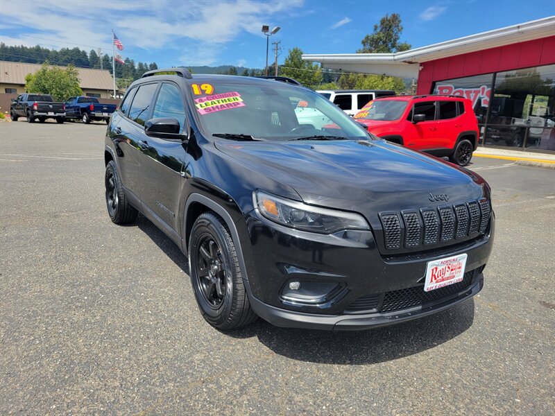 2019 Jeep Cherokee Altitude   - Photo 1 - Fortuna, CA 95540