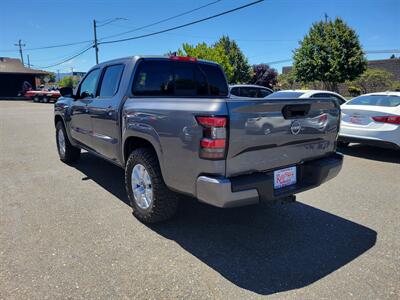 2022 Nissan Frontier SV   - Photo 10 - Fortuna, CA 95540