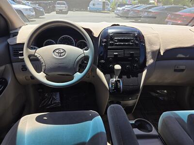 2005 Toyota Sienna LE 8 Passenger   - Photo 6 - Fortuna, CA 95540