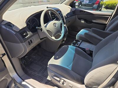 2005 Toyota Sienna LE 8 Passenger   - Photo 7 - Fortuna, CA 95540