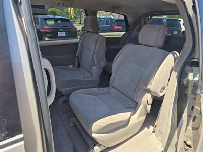 2005 Toyota Sienna LE 8 Passenger   - Photo 8 - Fortuna, CA 95540