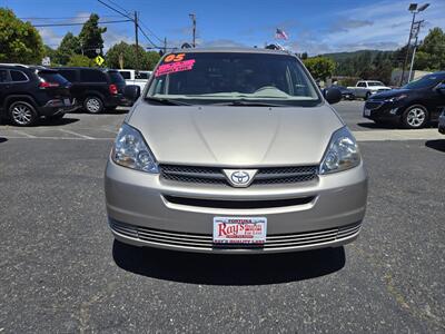 2005 Toyota Sienna LE 8 Passenger   - Photo 2 - Fortuna, CA 95540