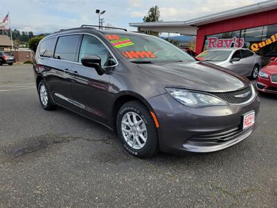 2020 Chrysler Voyager LXi   - Photo 1 - Fortuna, CA 95540