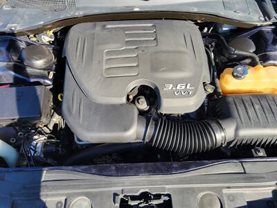 2011 Chrysler 300 Series   - Photo 5 - Fortuna, CA 95540